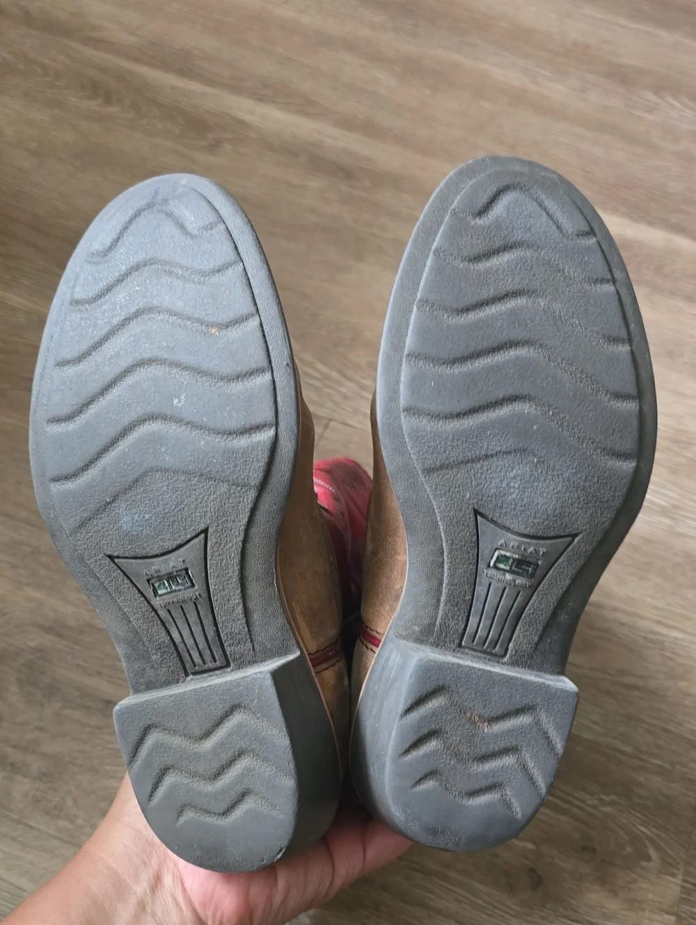 Ariat pull kids